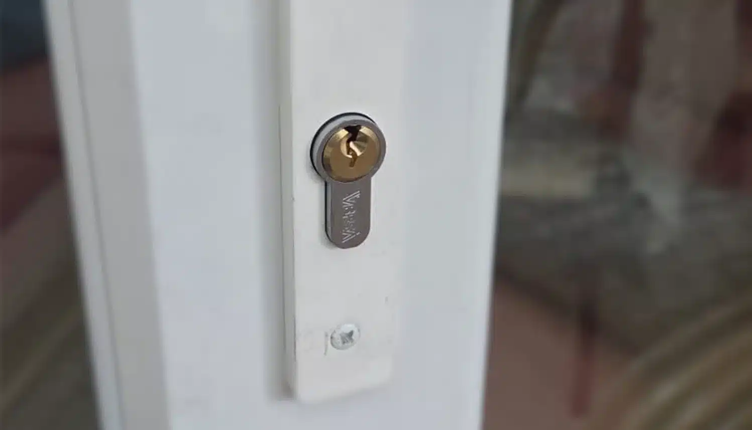 anti snap door locks